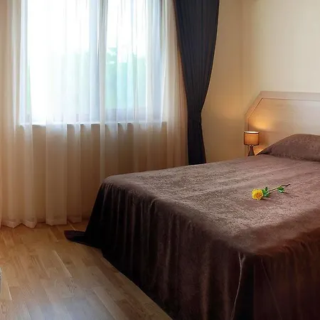 Maxi Aparthotel Saints Constantine and Helena